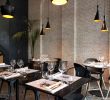 Bar De Salon Moderne Génial Black is Used Boldly In This Restaurant with Brick Walls