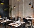 Bar De Salon Moderne Génial Black is Used Boldly In This Restaurant with Brick Walls