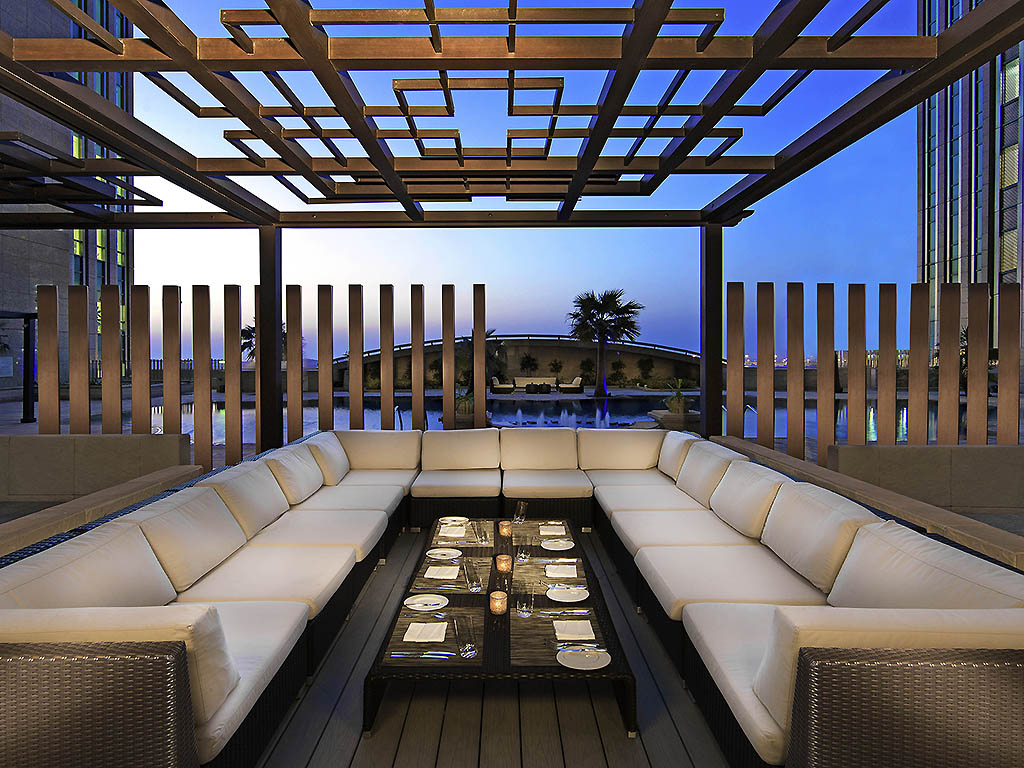 Bar De Salon Moderne Luxe Hotel In Abu Dhabi sofitel Abu Dhabi Corniche Accor