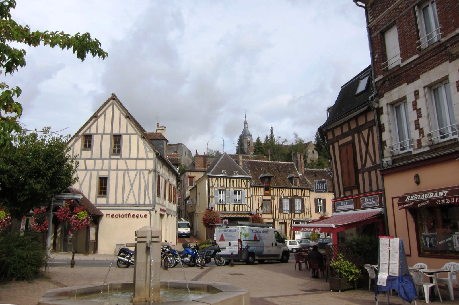 Chateau Renard Centre panoramio