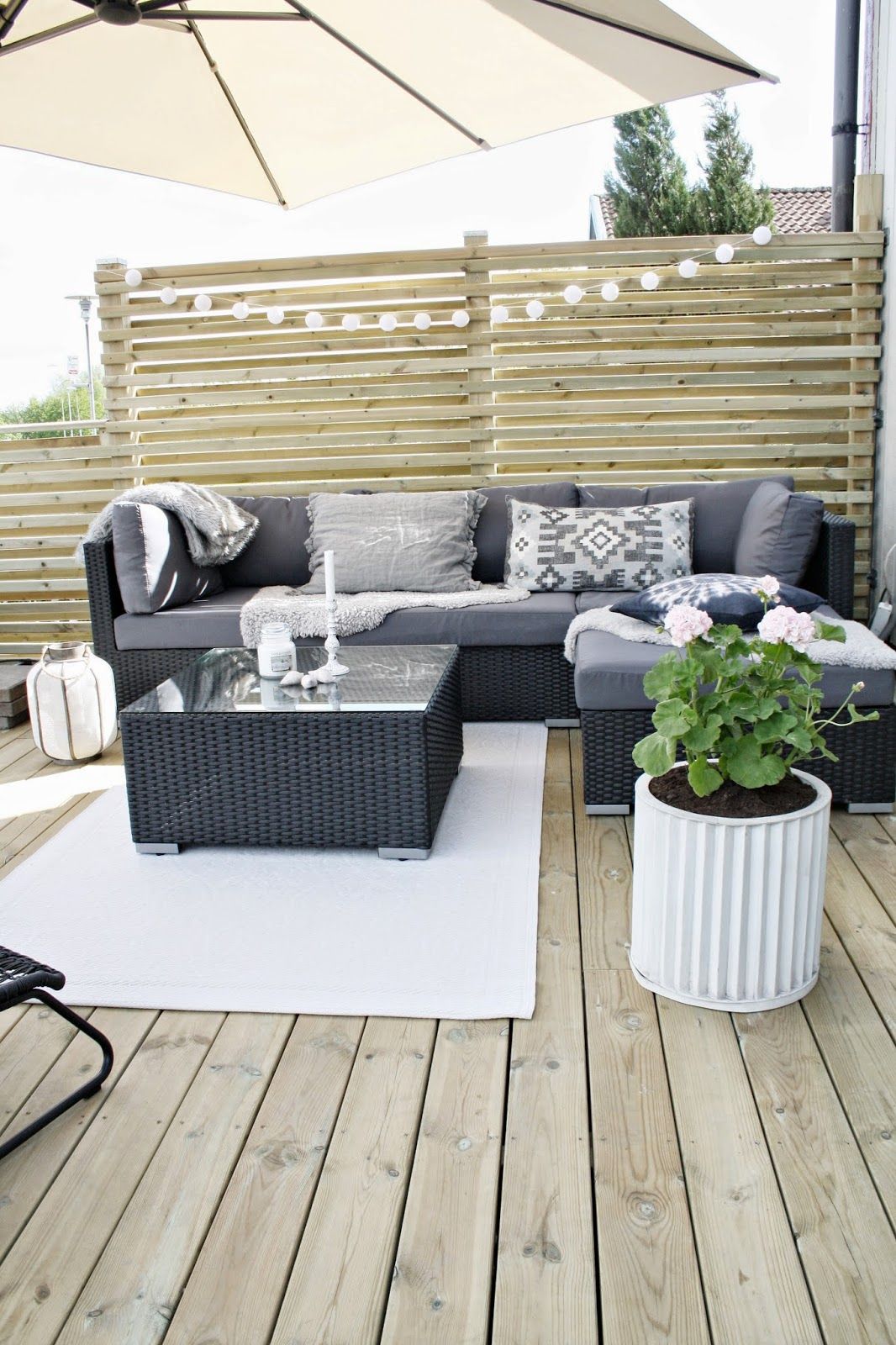 Coin Detente Jardin Unique Canapé Gris Et Mur En Bois Jardin