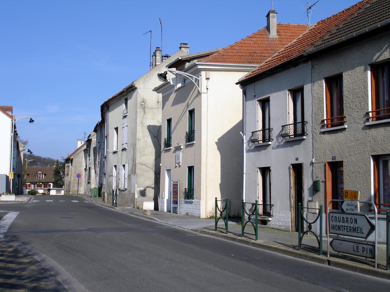 Courtry Rue du General Leclerc 01