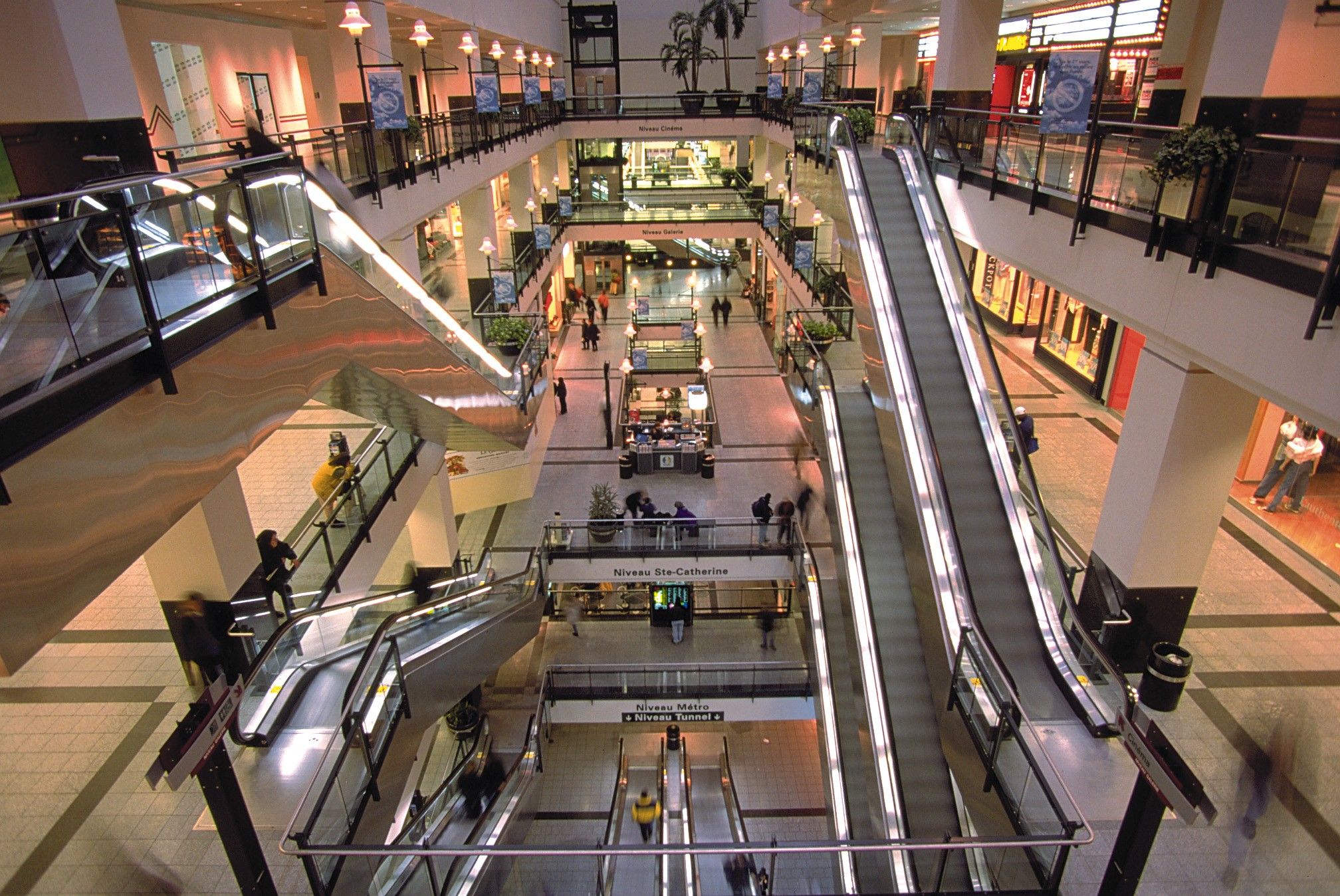 Magasin Leclerc nord Nouveau Montreal Underground City La Ville sous Terrain