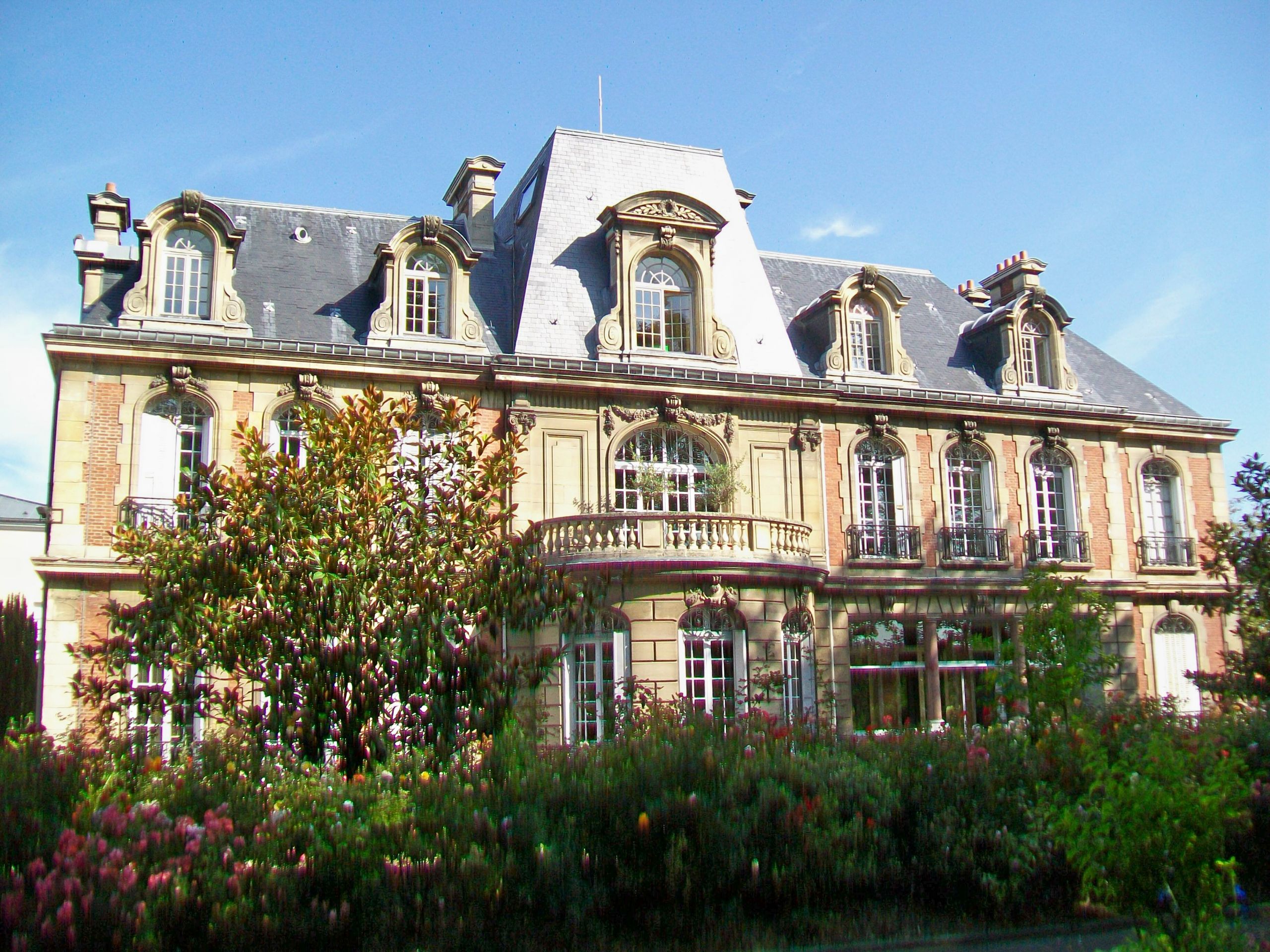 Gonesse 95 Hôtel de ville rue de Paris façade sud 1