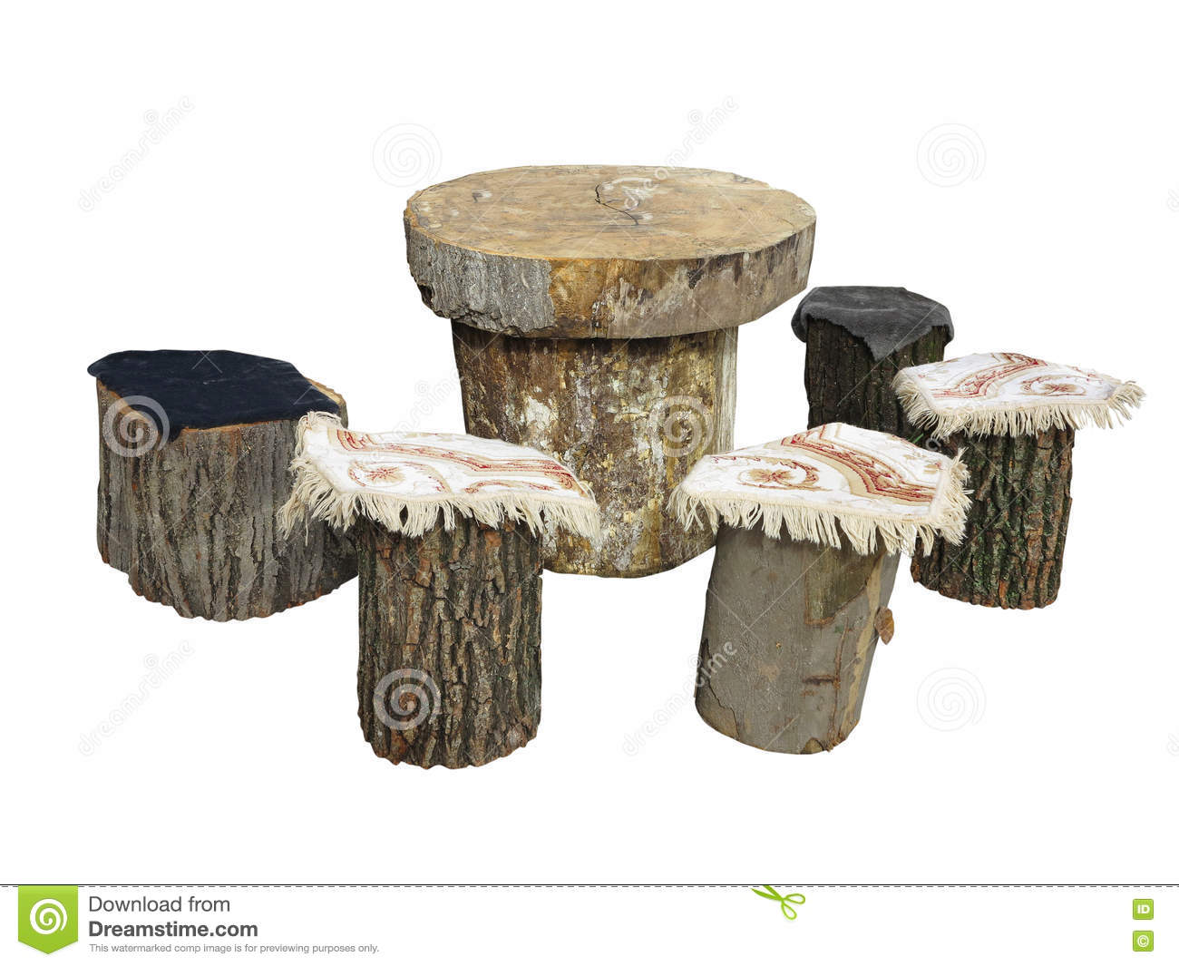 meubles de jardin faits à partir du rondin en bois d isolement sur le blanc