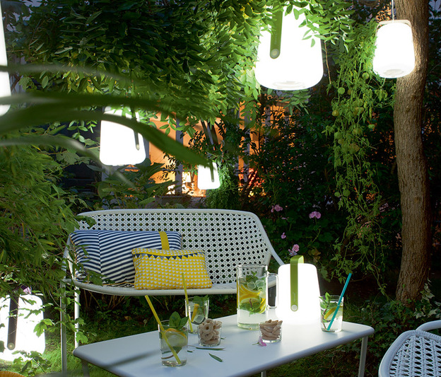 details salon de jardin fermob resistant aux intemperies a lyon 392