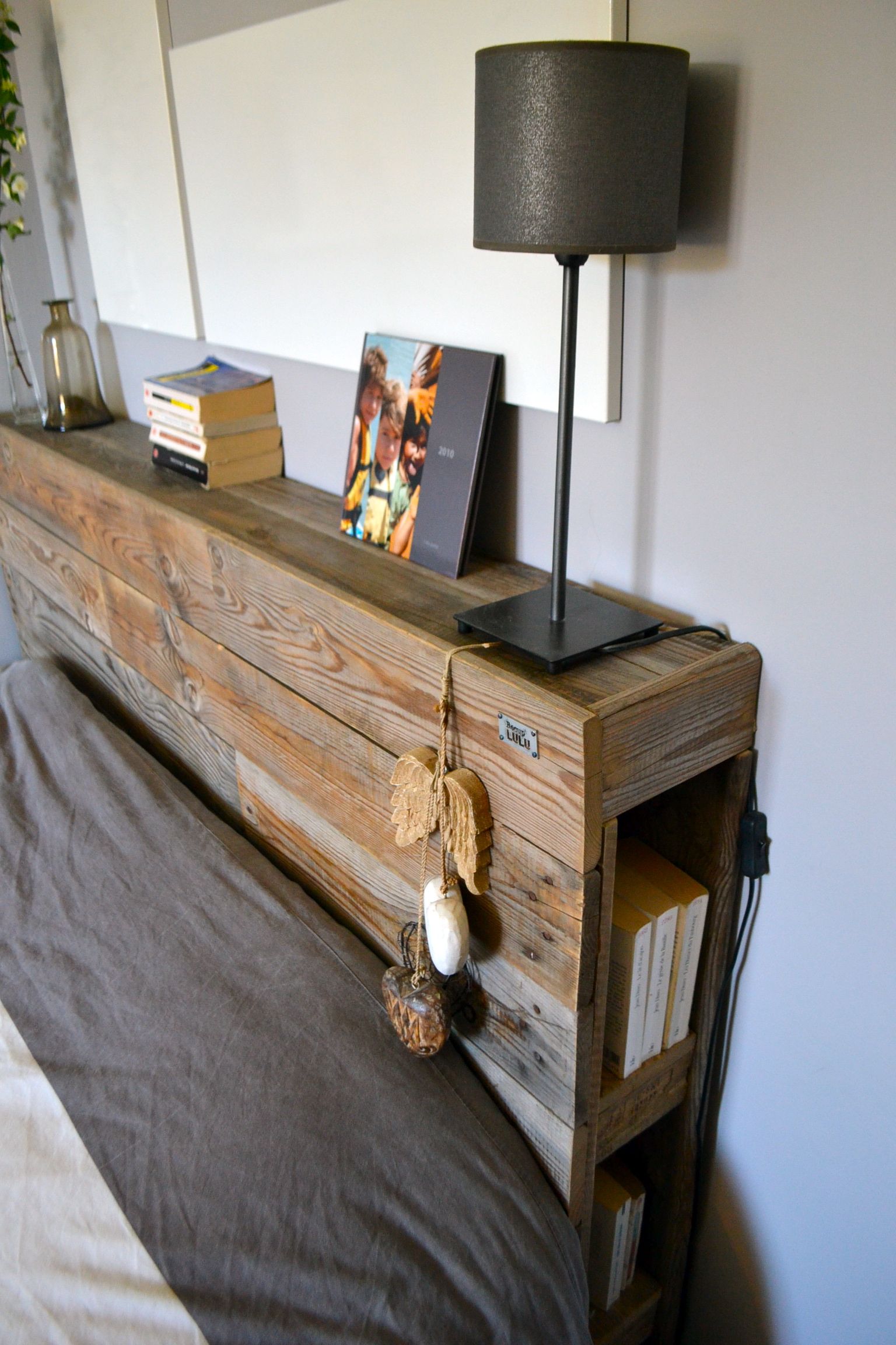 Mobilier De Veranda Design Charmant Tªte De Lit Avec étag¨res Et Petits Rangements Sur Chaque