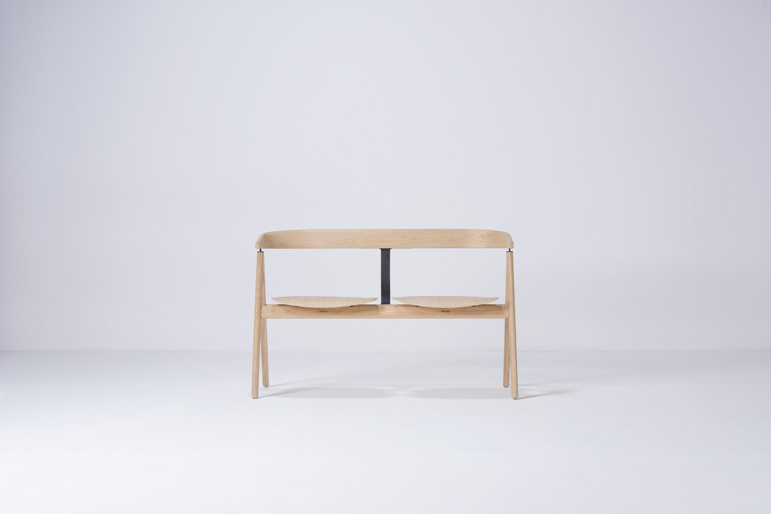 lq st ava bench front 001