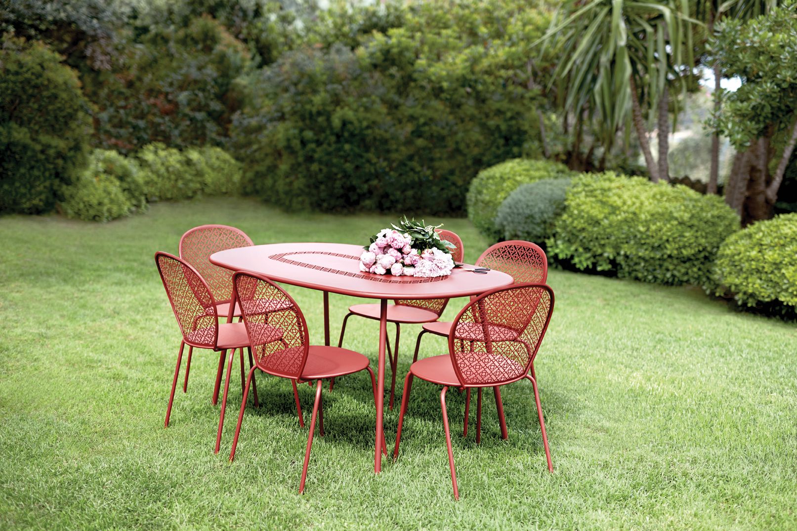 Petite Table Basse Exterieur Beau Entre Pi¨ce De Villégiature Et Mobilier De Jardin Iconique