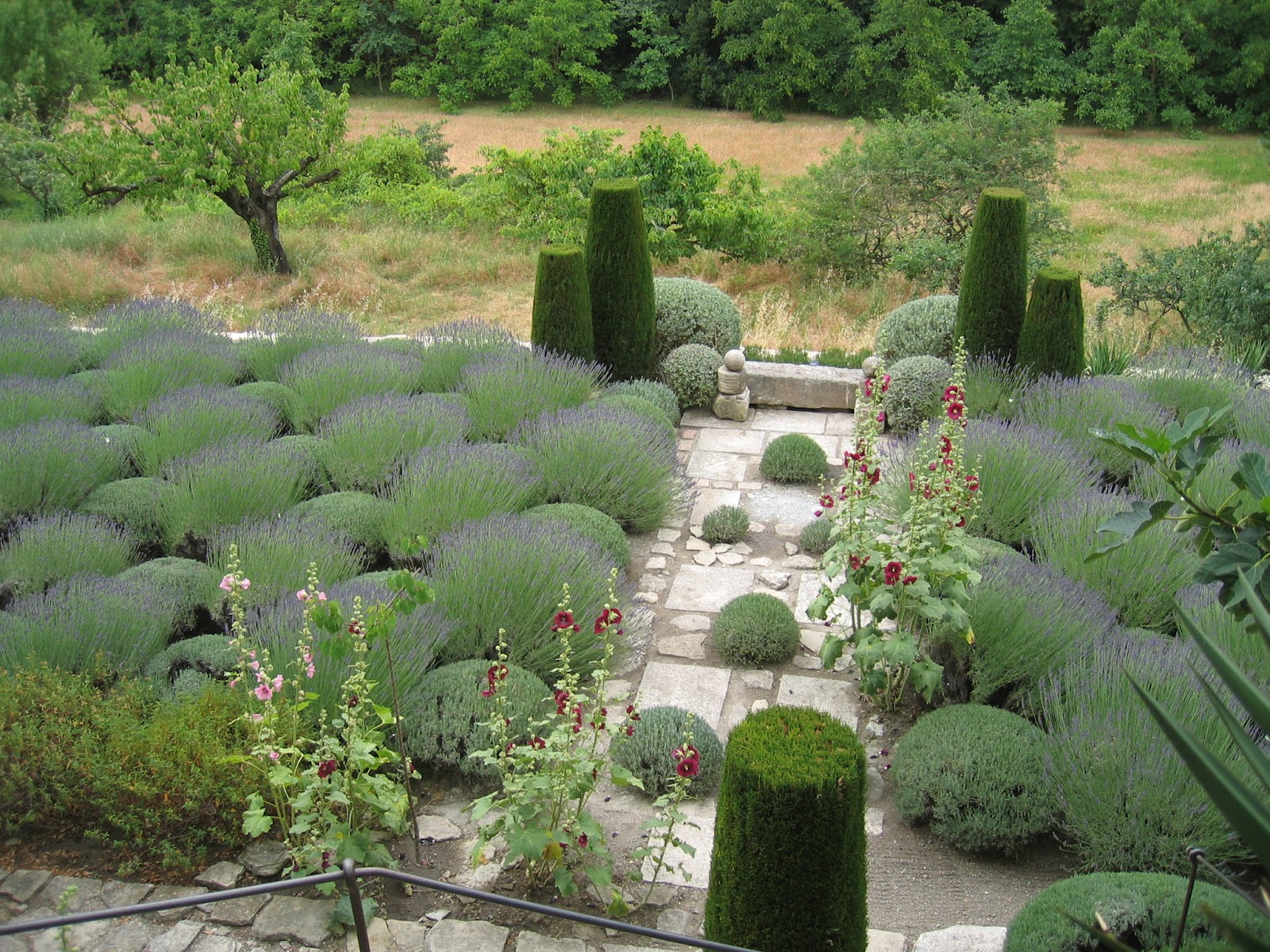 Salin De Jardin Charmant the Provence Post August 2012