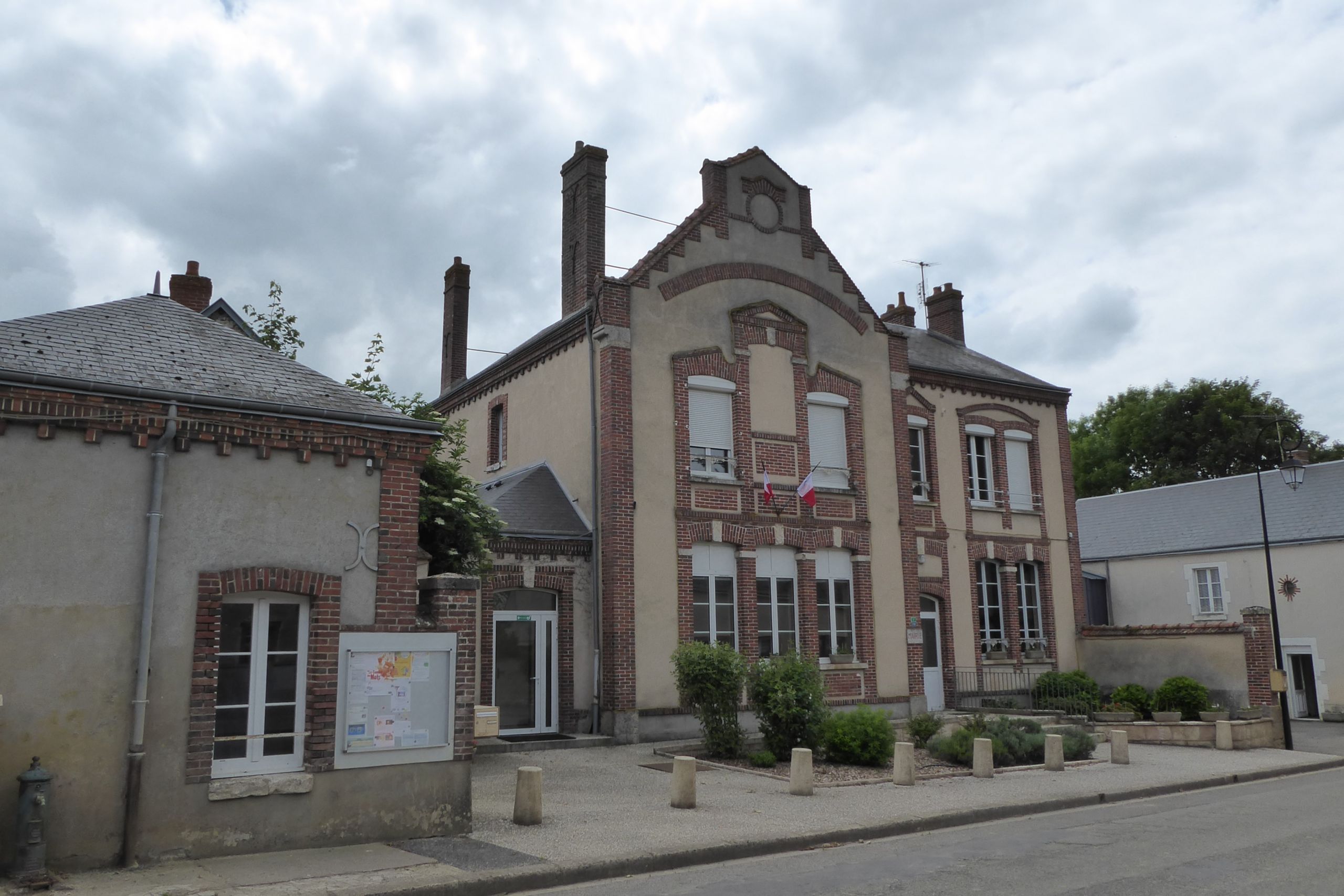 Mairie école Lumeau Eure et Loir France