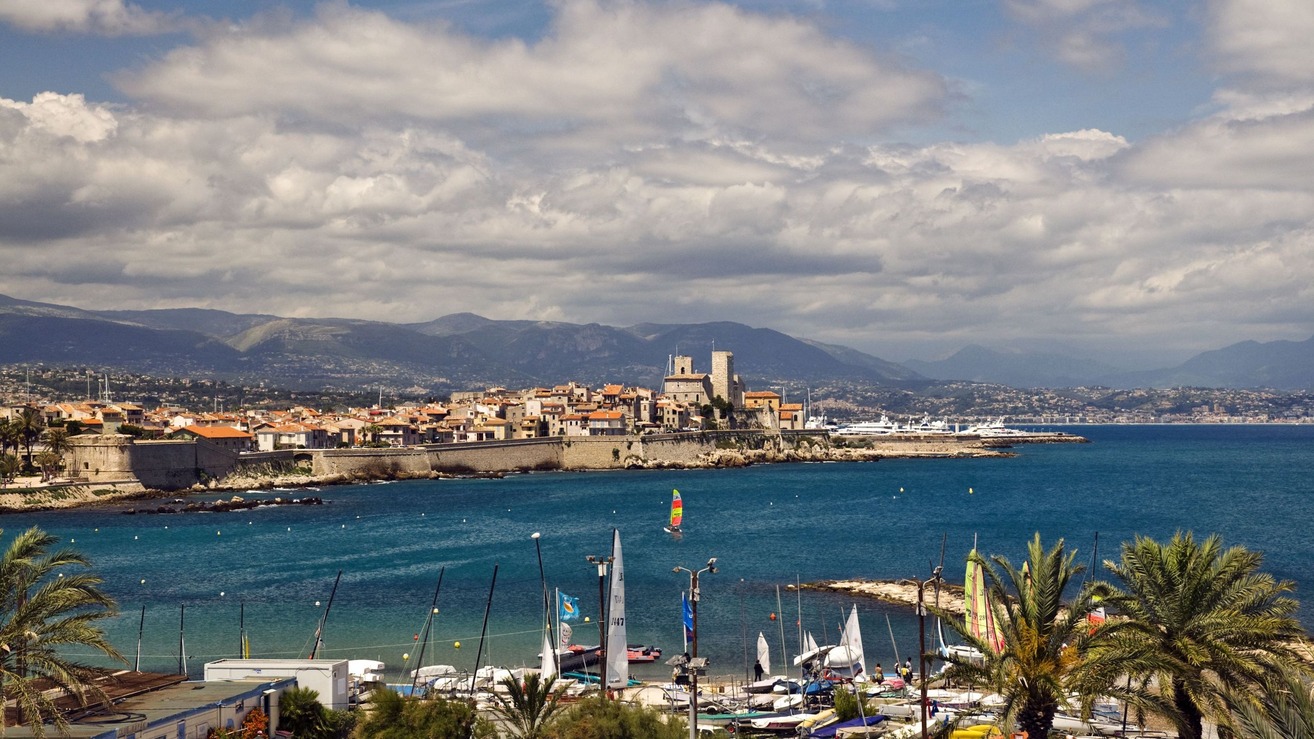 old city and port of antibes looking towards fort carre 5aa9851a3de d168ba