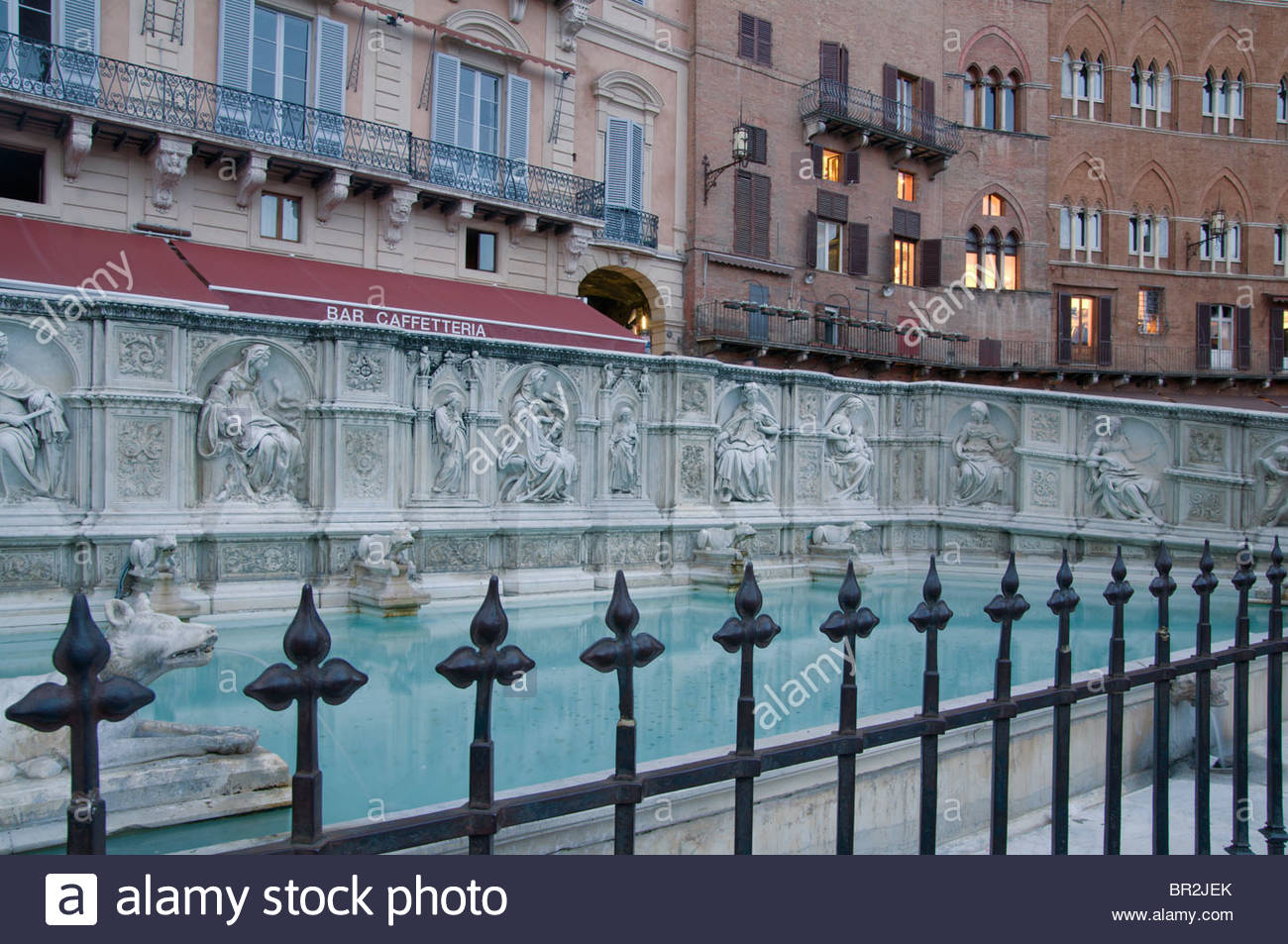 fonte gaia fountain and scultpures in piazza del camposienaitaly BR2JEK