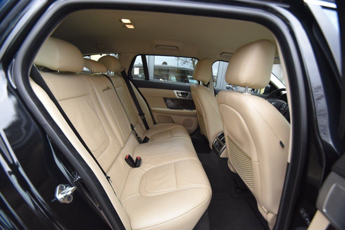 jaguar xf sportbrake 2 3 0d v6 240 luxe