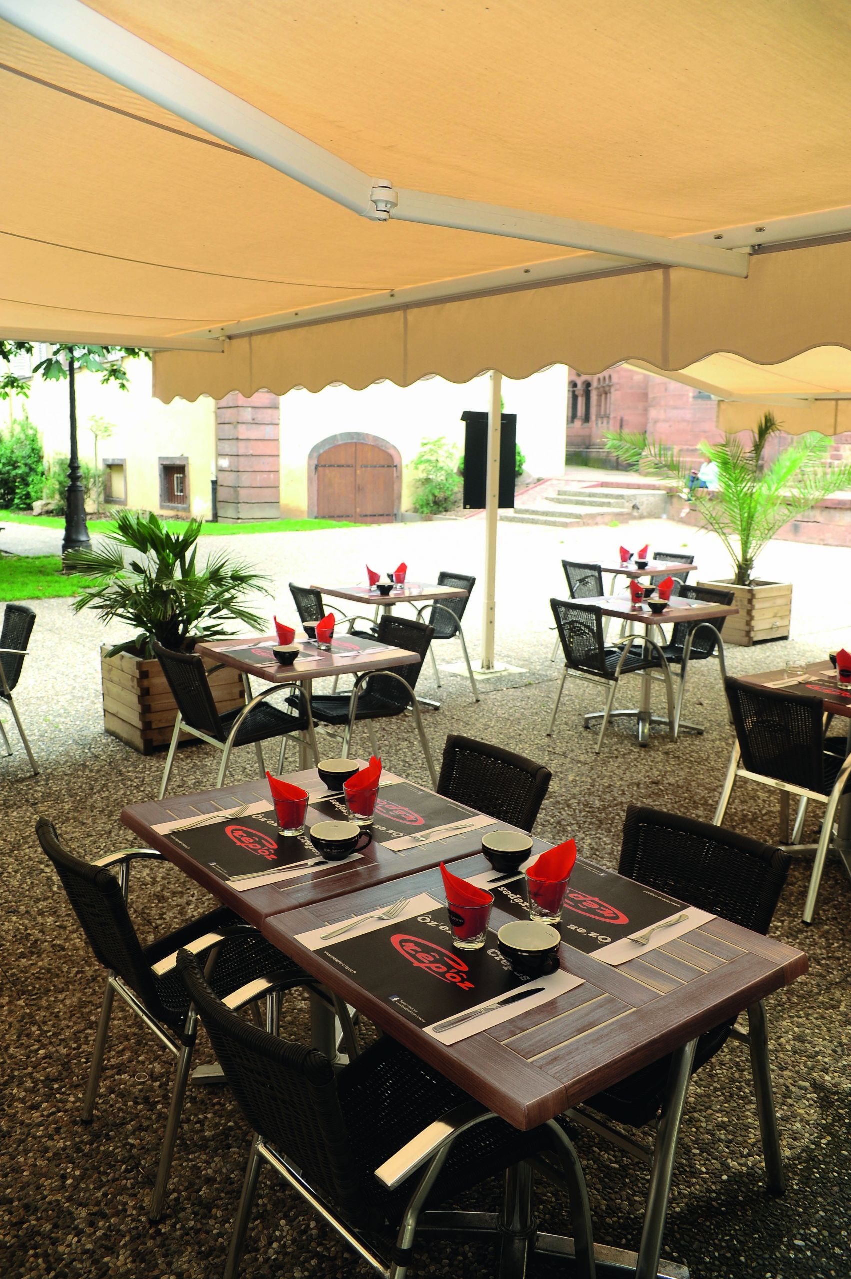 Table A Manger Exterieur Best Of Installer Un Store Double Pente Pour Dessiner Un Espace