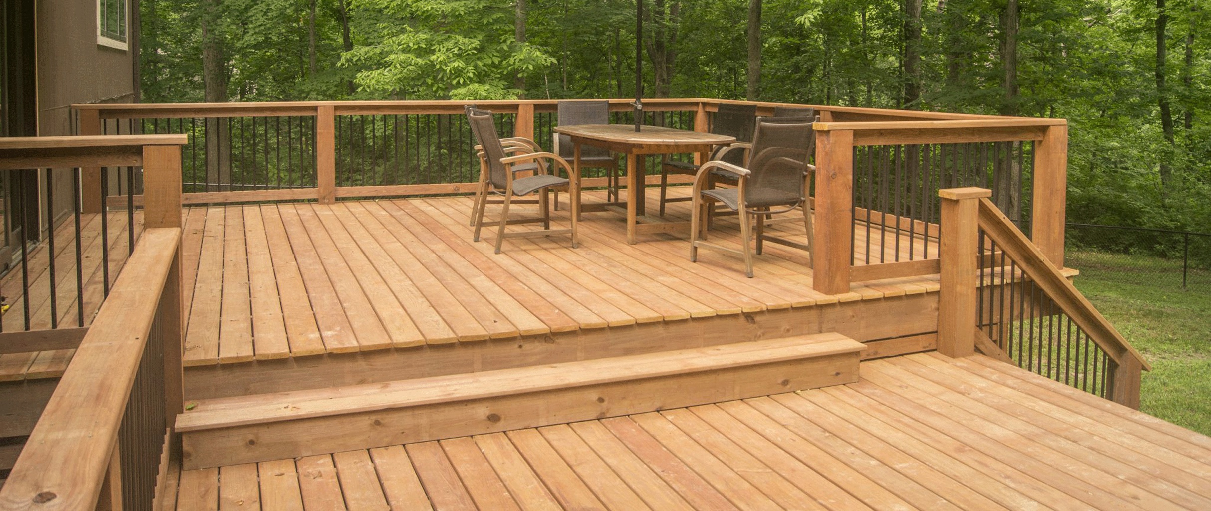 Table Avec Banc En Bois Élégant 10 Trucs Pour Une Terrasse écologique Tr¨s Durable