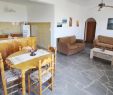 Table De Jardin Design Élégant Ampelos Apartment and Studios ÐÑÐµÑÐ¸Ñ ÐÑÐµÑÐ¾ÐºÐ°Ð¼Ð±Ð¾Ñ Booking