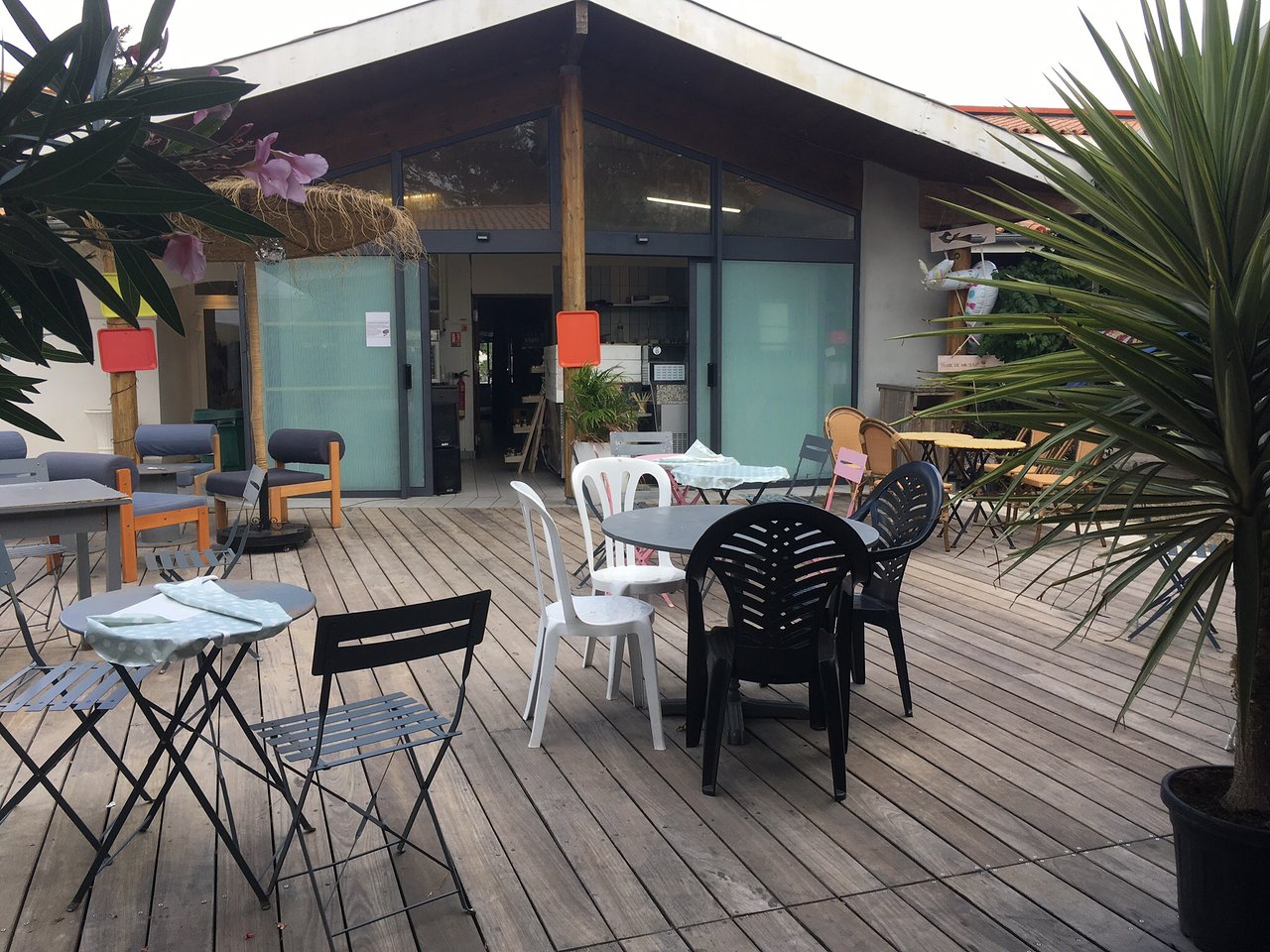 Table Et Banc Luxe Avis Et Photos De La Piscine De L Camping Les Grenettes