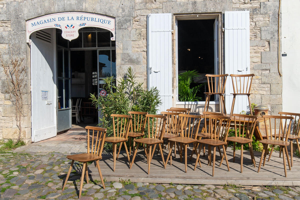 Table Et Chaise Bistrot Beau 15 Chaises En Hªtre Années 60 Magasin De La République