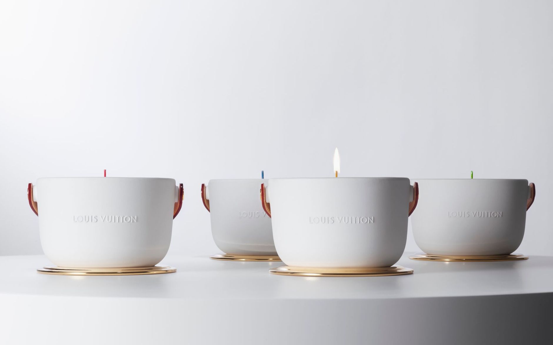 Table Jardin Composite Luxe ÐÑÐ¾Ð¼Ð°ÑÐ¸ÑÐµÑÐºÐ¸Ðµ ÑÐ²ÐµÑÐ¸ Louis Vuitton