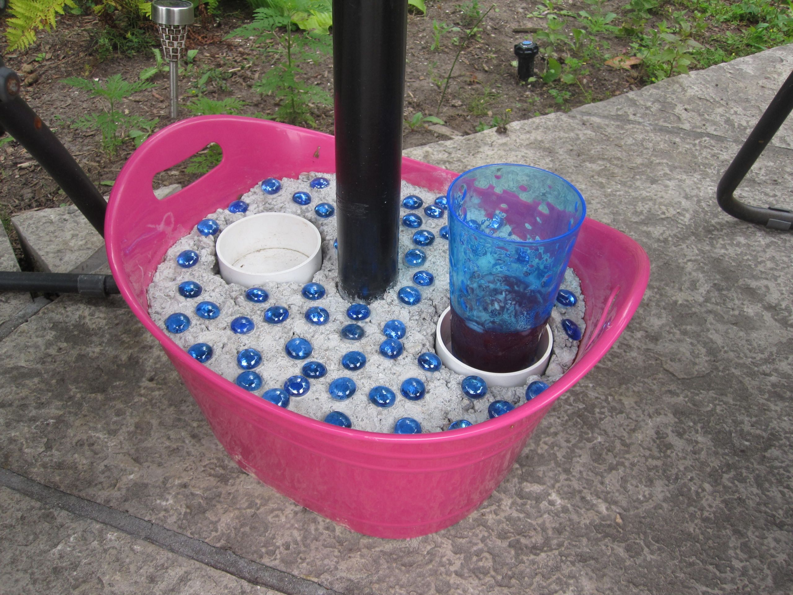 Table Jardin Pvc Génial Good Idea but I D Think A Strong Breeze Would topple It