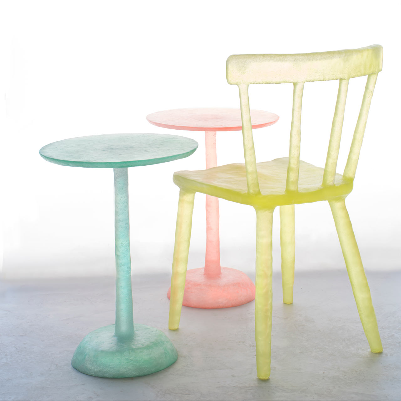 Table Resine Frais Glow Objects Made From Reclaimed Plastic Design Milk