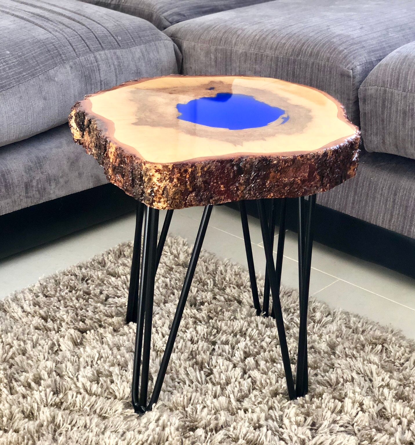 Table Resine Génial Coffee Side Table with Fluorescent Epoxy Resi