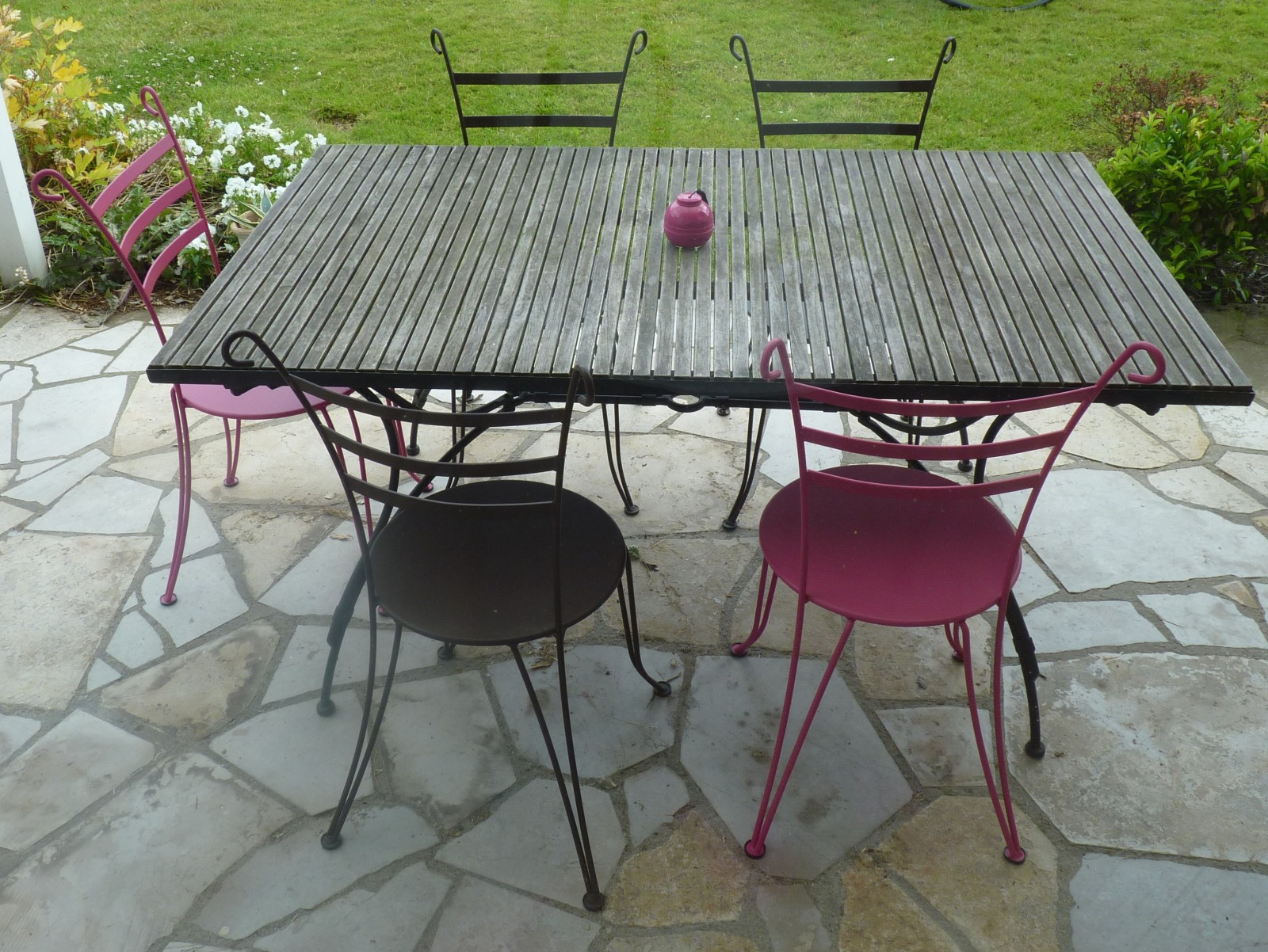 fermob lido chaise jardin fer forge rouille rose fuchsia