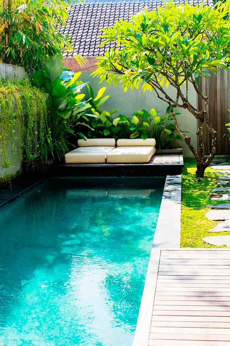idee amenagement petite piscine moderne terrasse style mediterraneen