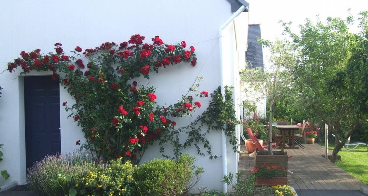 Au Jardin Fleuri Charmant Les Logis De La Cale In Camo L