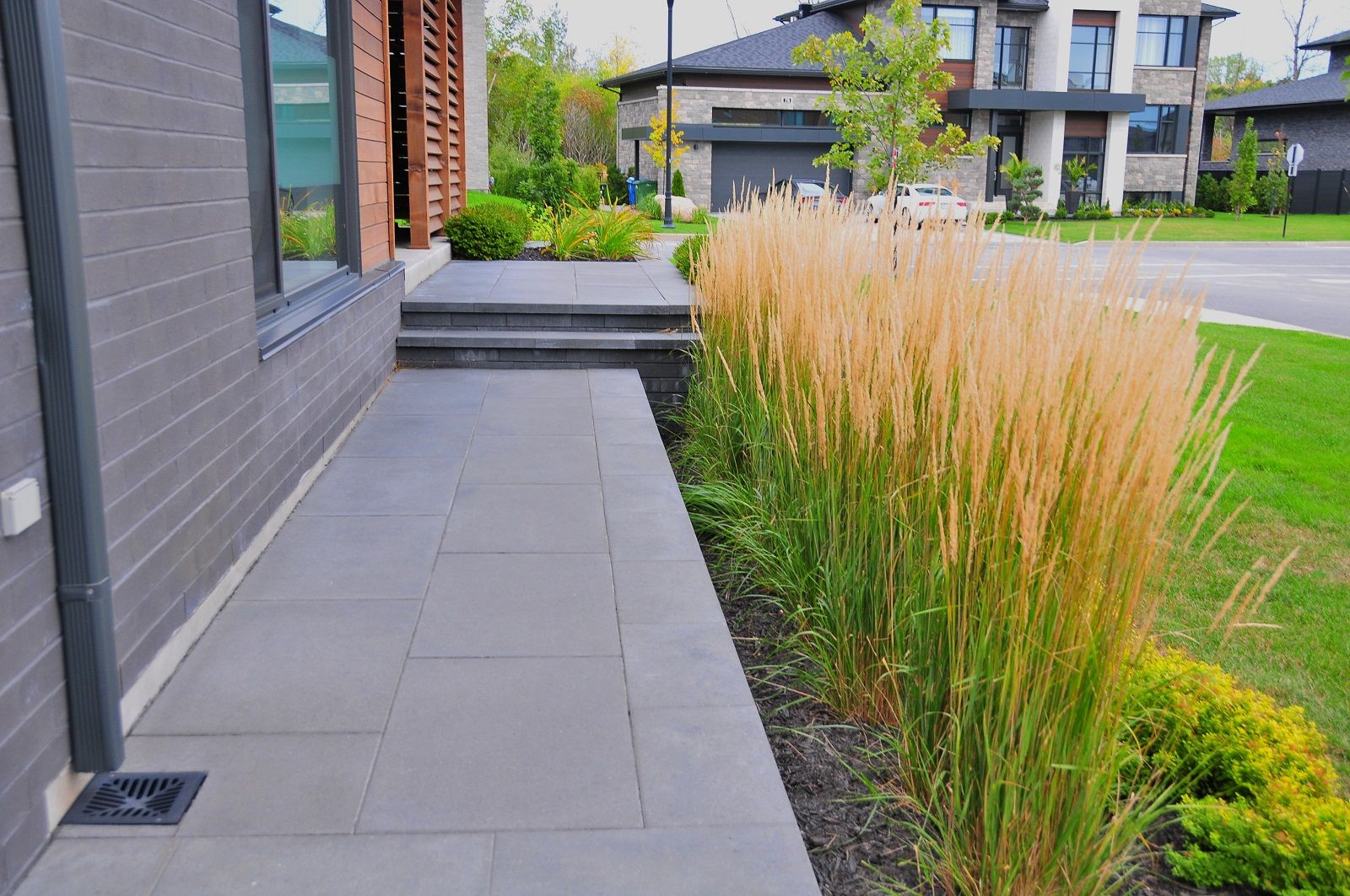 Dallage Jardin Génial Un Trottoir Principal De forme Bien Rectiligne Par son