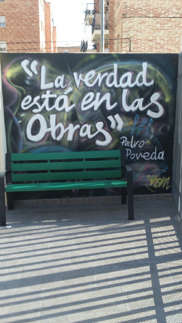 verdad mural patio grand