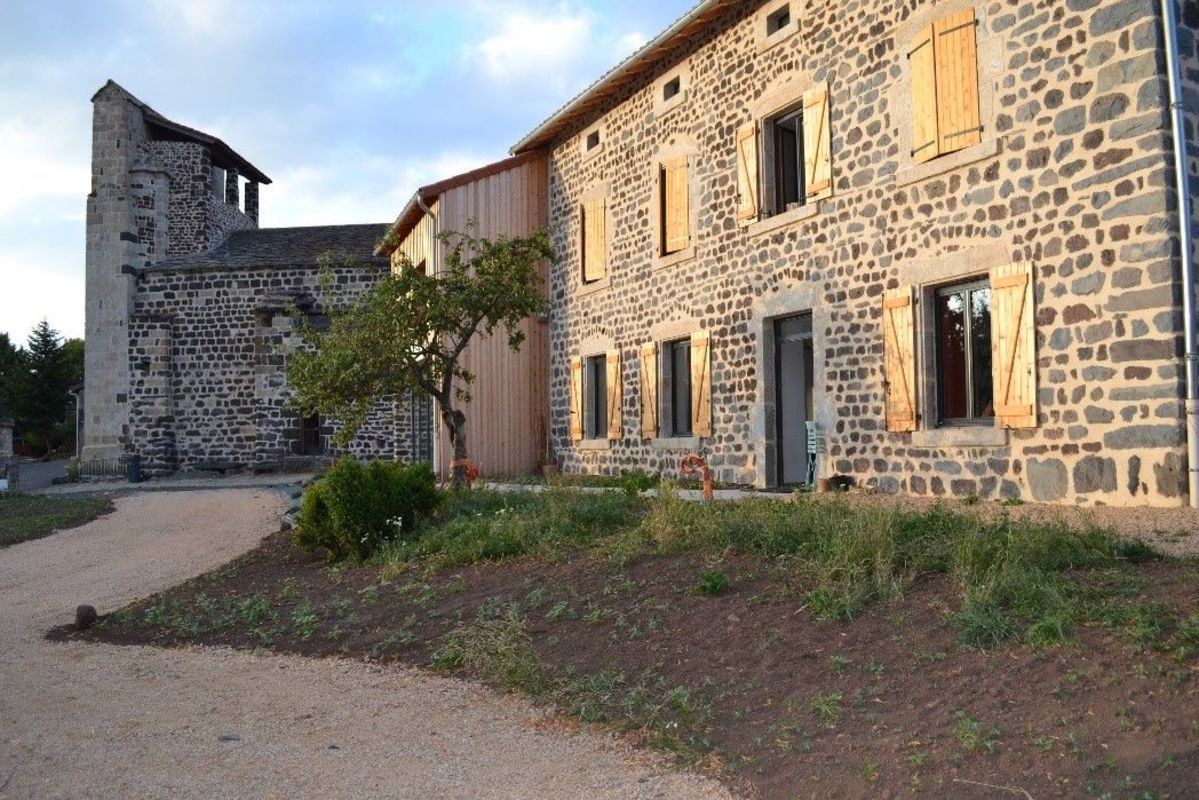 Installer Une Ruche Dans son Jardin Génial Dartagnans Un Jardin De Plantes   Couleurs En Haute Loire