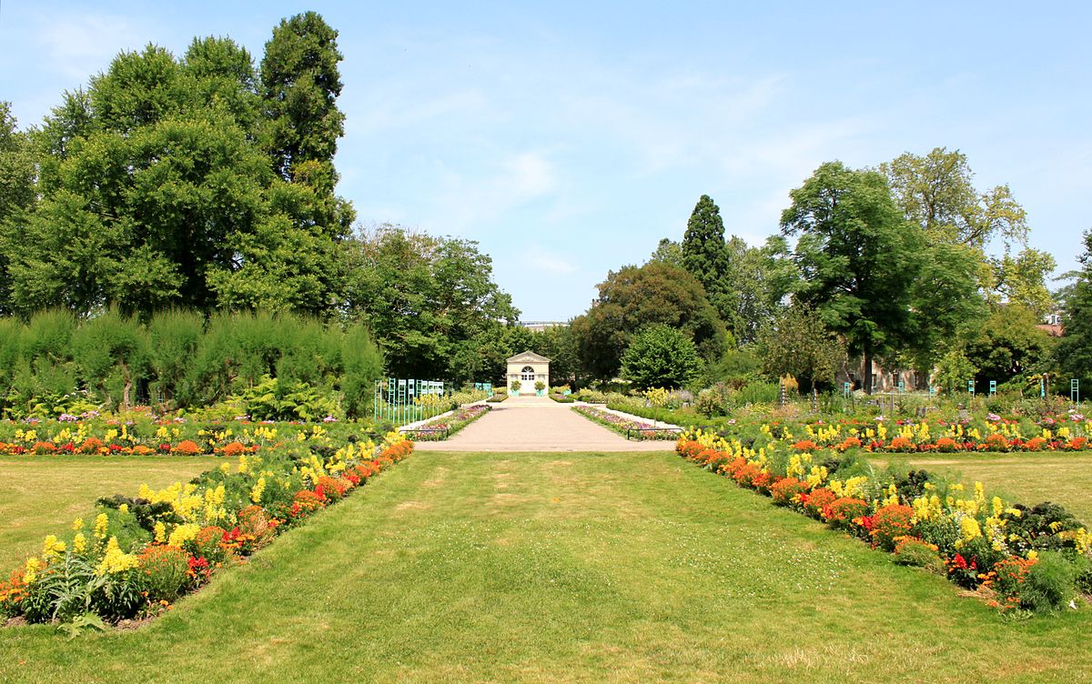 1200px Dijon Jardin de l Arquebuse Jardin botanique X01 JPG