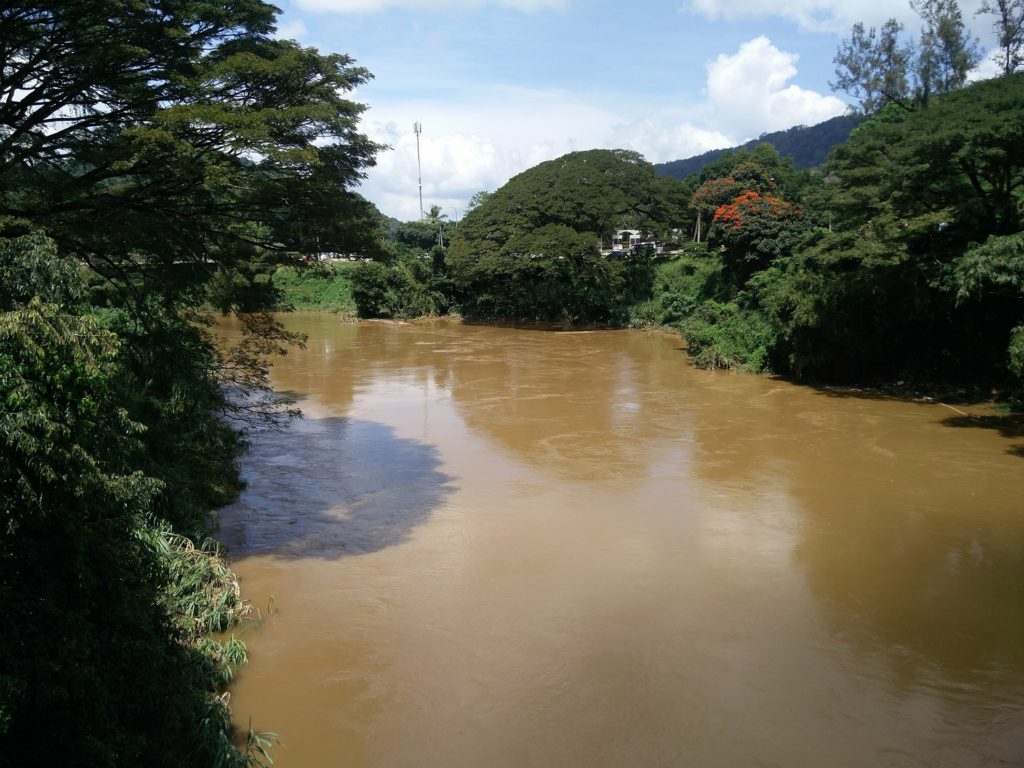 kandy lake from side