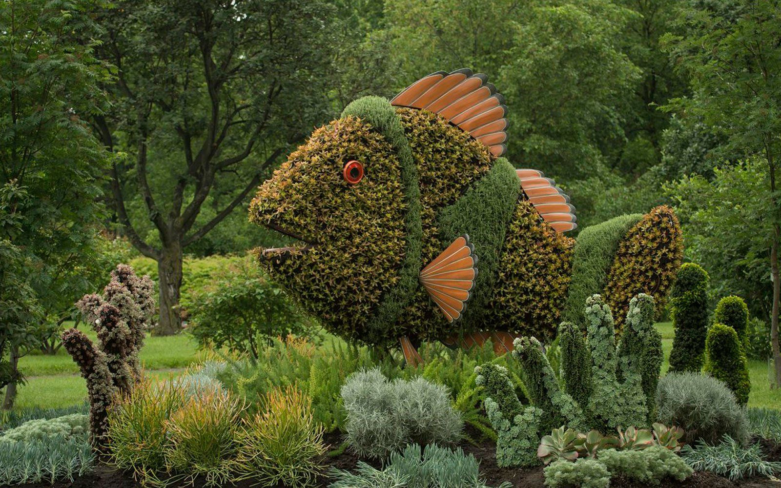 Jardin Botanique Montreal Best Of Fish Plant Sculpture