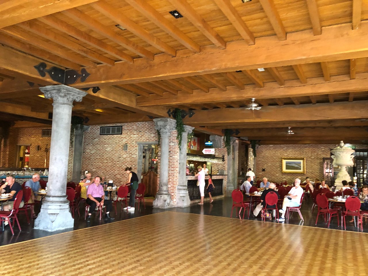 la salle de restaurant