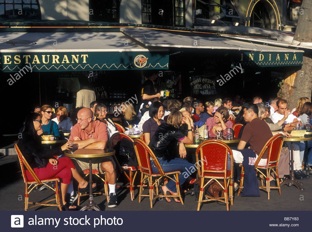 french people tourists eating indiana bastille restaurant french food BB7Y83