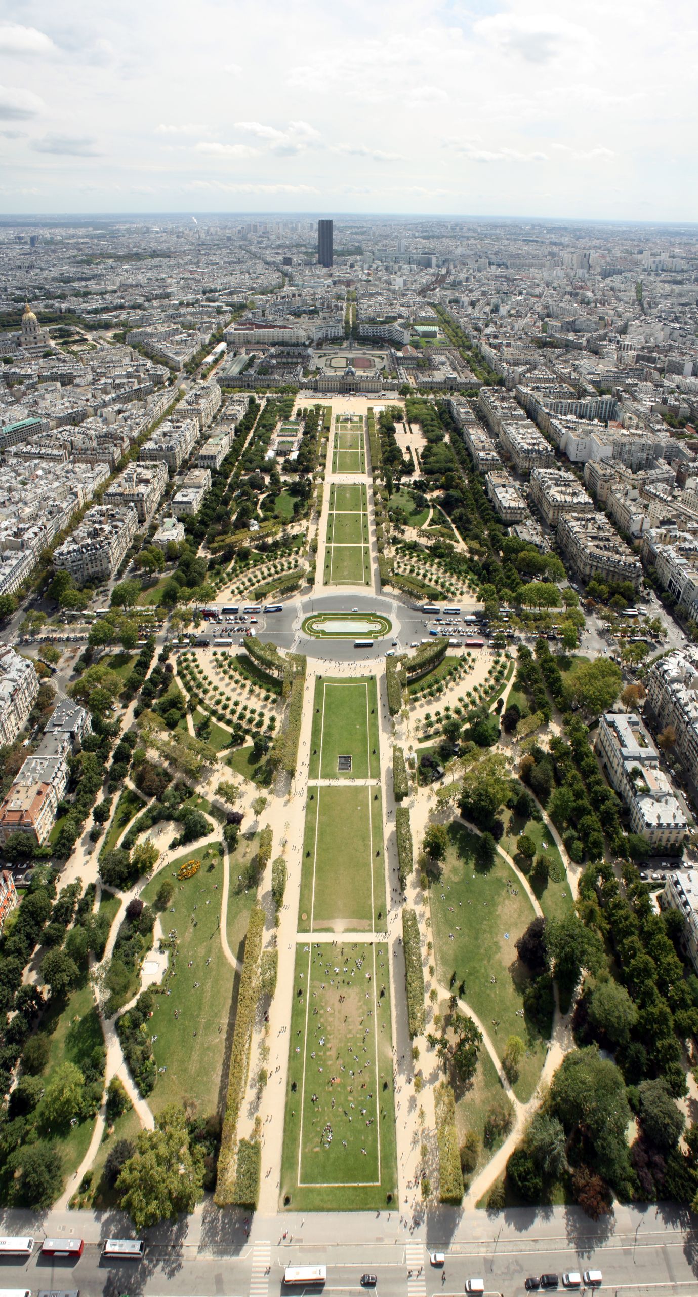 MG Paris Champ de Mars