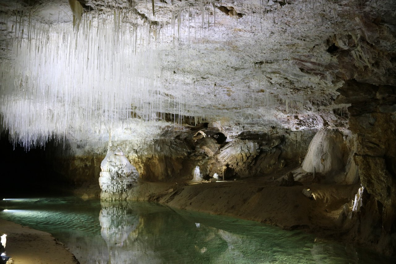 fistuleuses et stalagmites