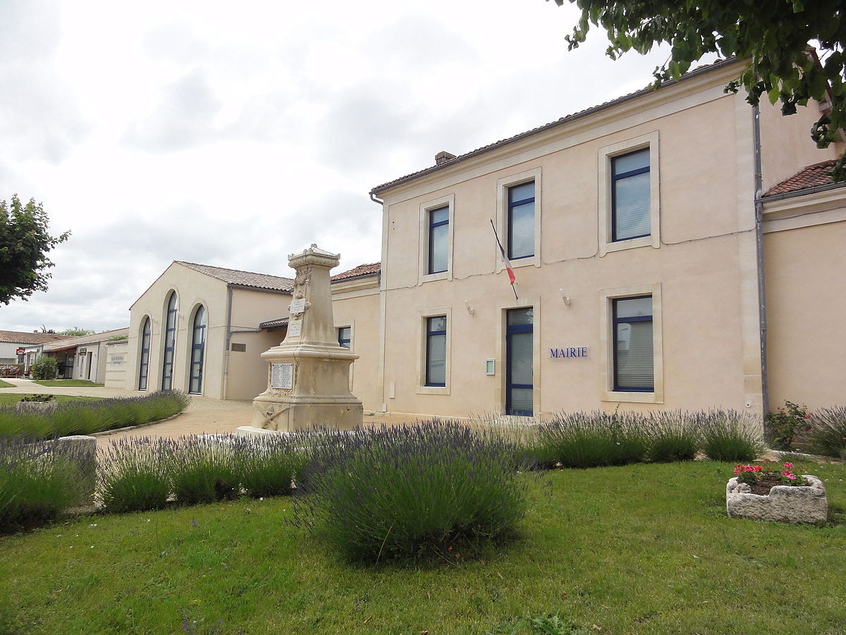 1200px Mazeray Charente Maritime mairie monument aux morts salle polyvalente JPG