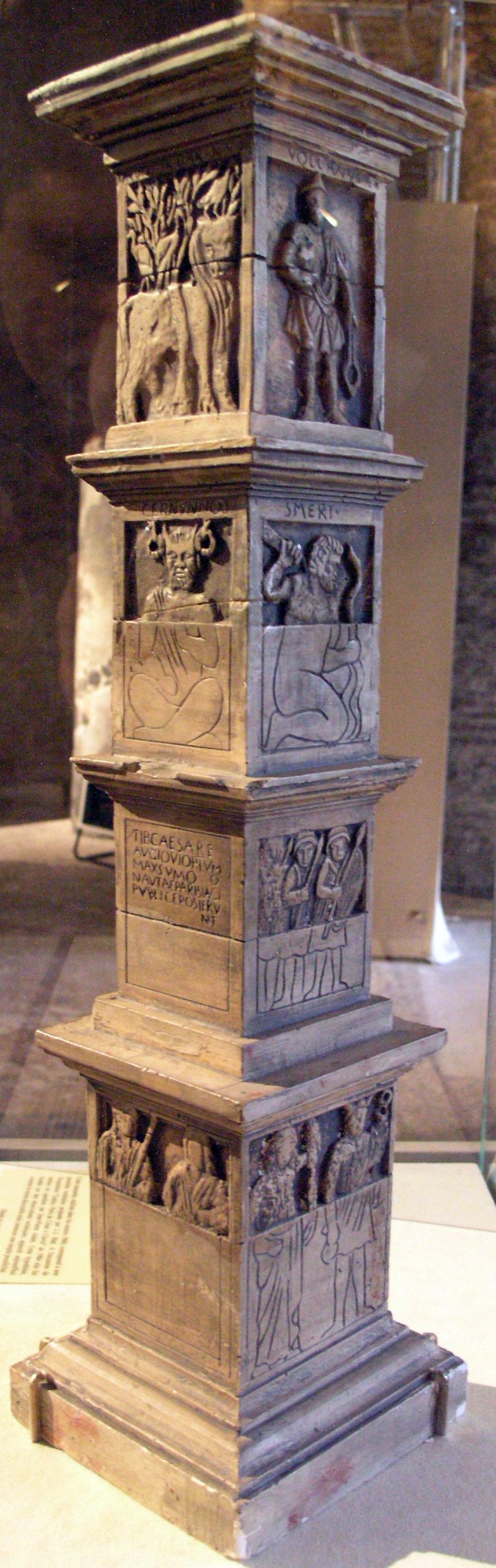 CLUNY Maquette pilier nautes 1 JPG