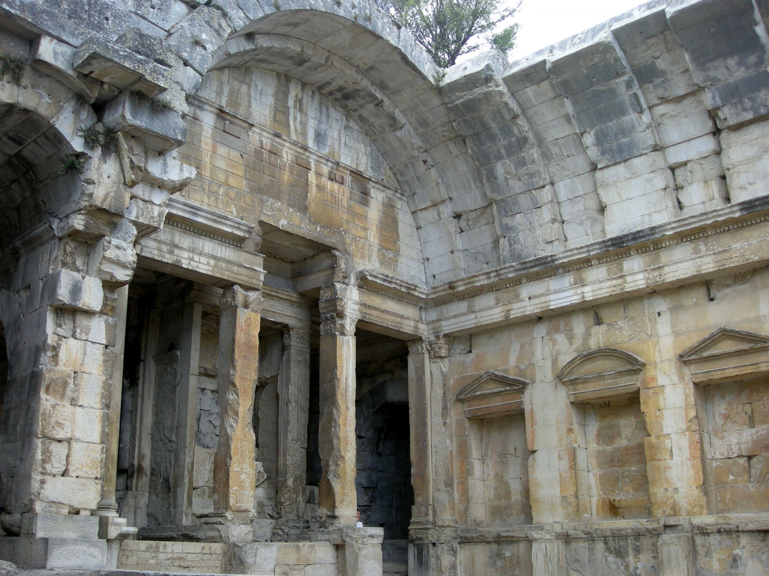 Jardin Nimes Nouveau Temple Of Diana N Mes