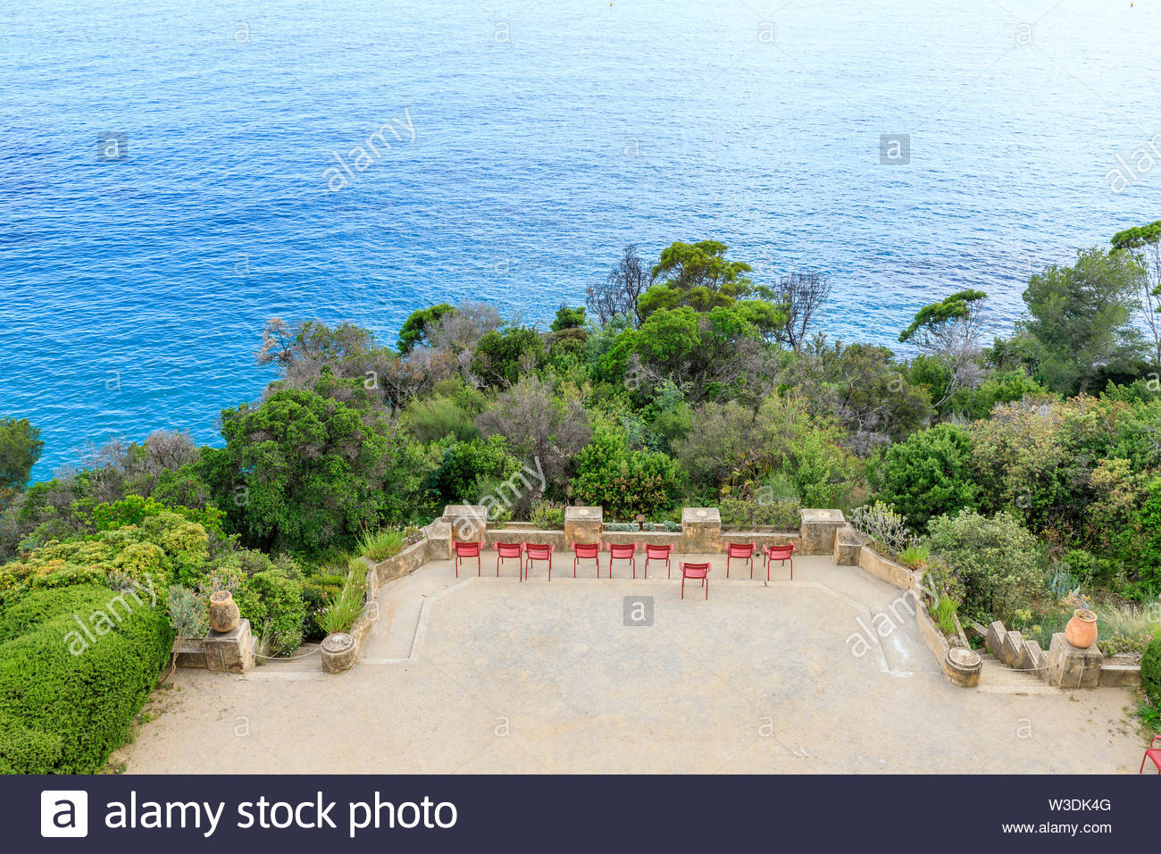 france var rayol canadel sur mer the domaine du rayol mediterranean garden property of the conservatoire du littoral terrace with chairs oblig W3DK4G