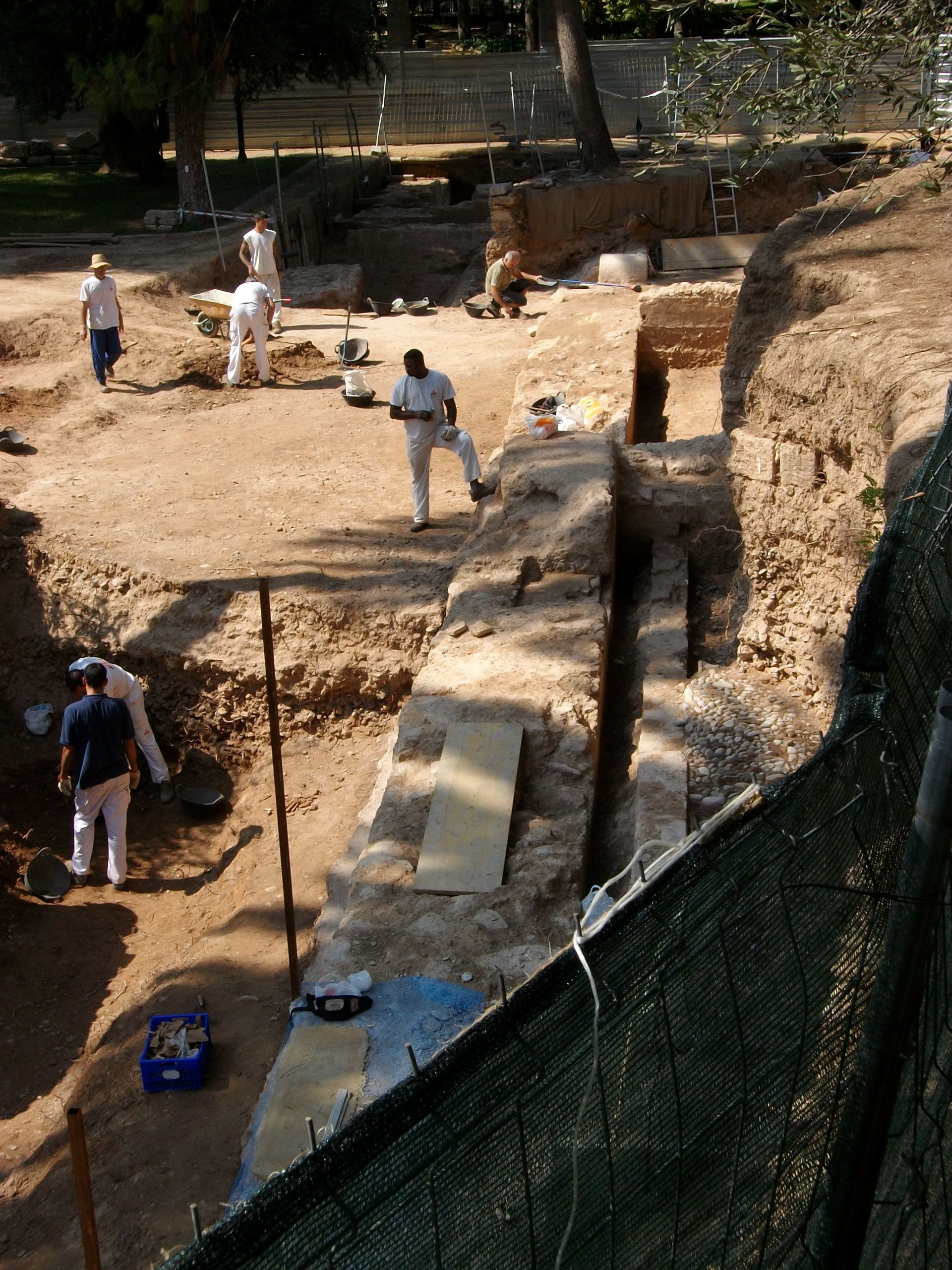 fileexcavacio arqueologica al palau del real de valencia jardins de vivers 2009