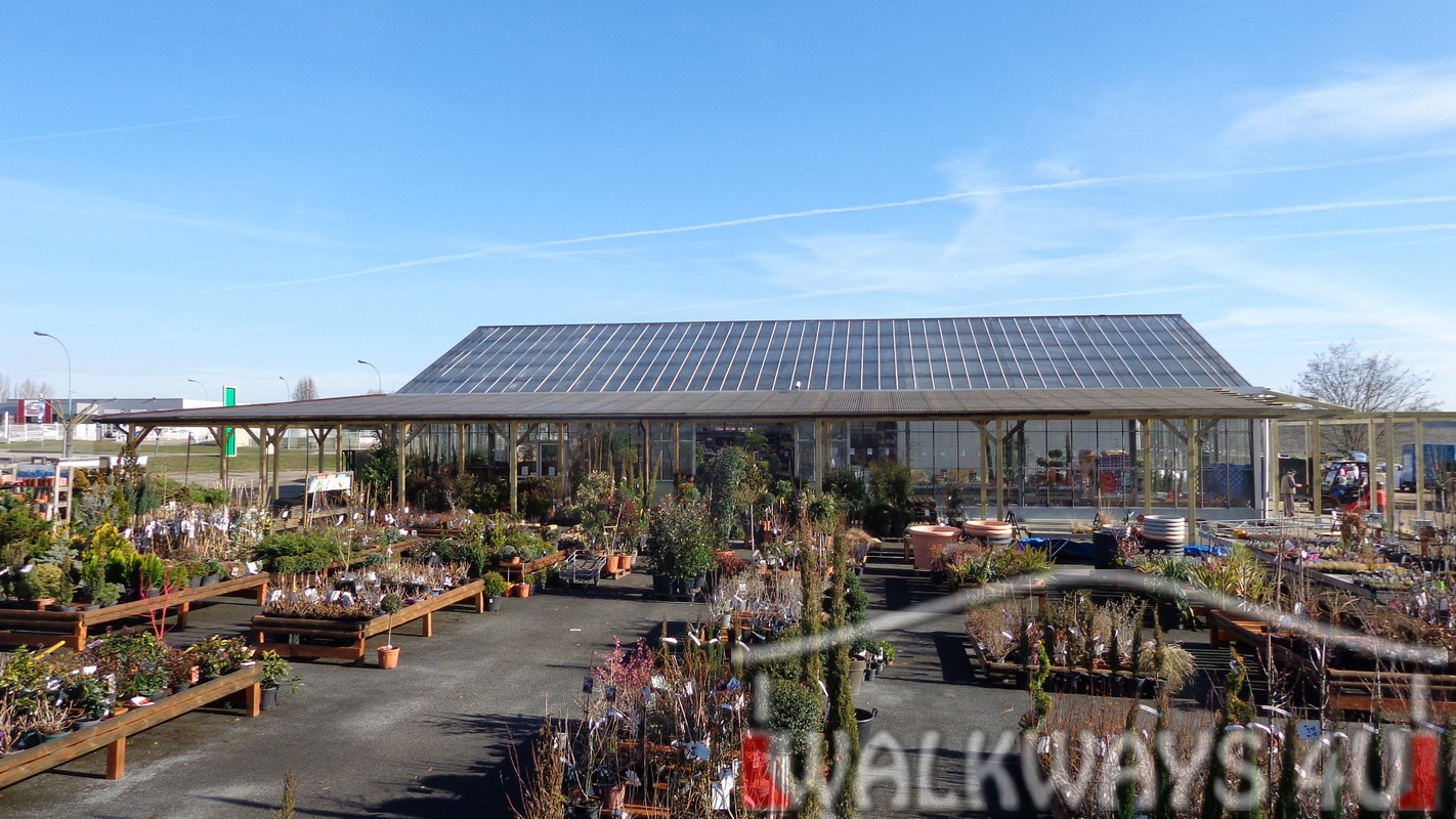 Jardin Val De Saone Best Of Roofed Wooden Arcades for the Shopping Center Jardins Du Val