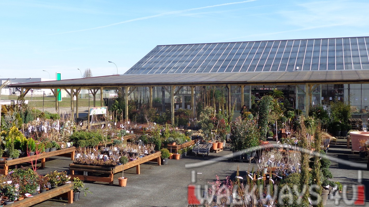 Jardin Val De Saone Frais Roofed Wooden Arcades for the Shopping Center Jardins Du Val