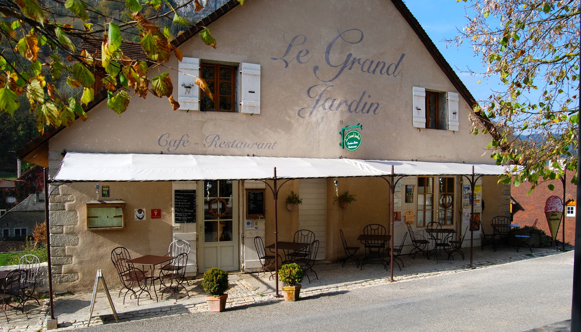 Le Grand Jardin Baume Les Messieurs Luxe Restaurant Le Grand Jardin   Baume Les Messieurs Franche