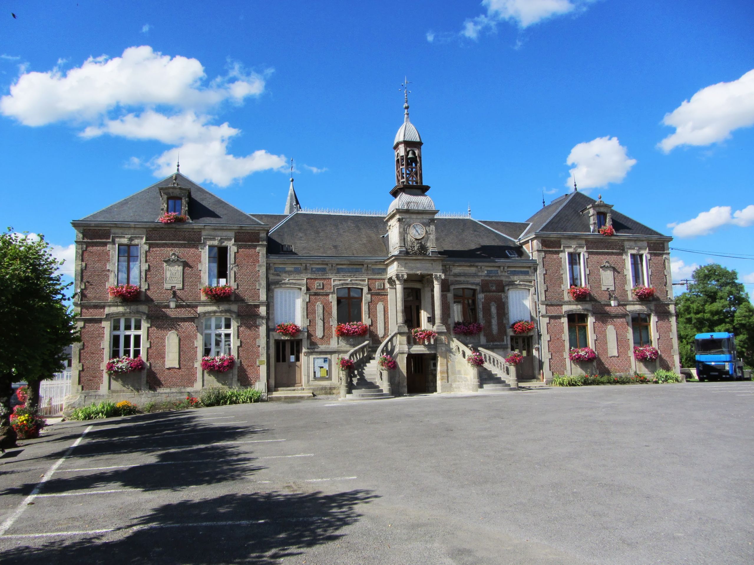 Mairie de Liart panoramio