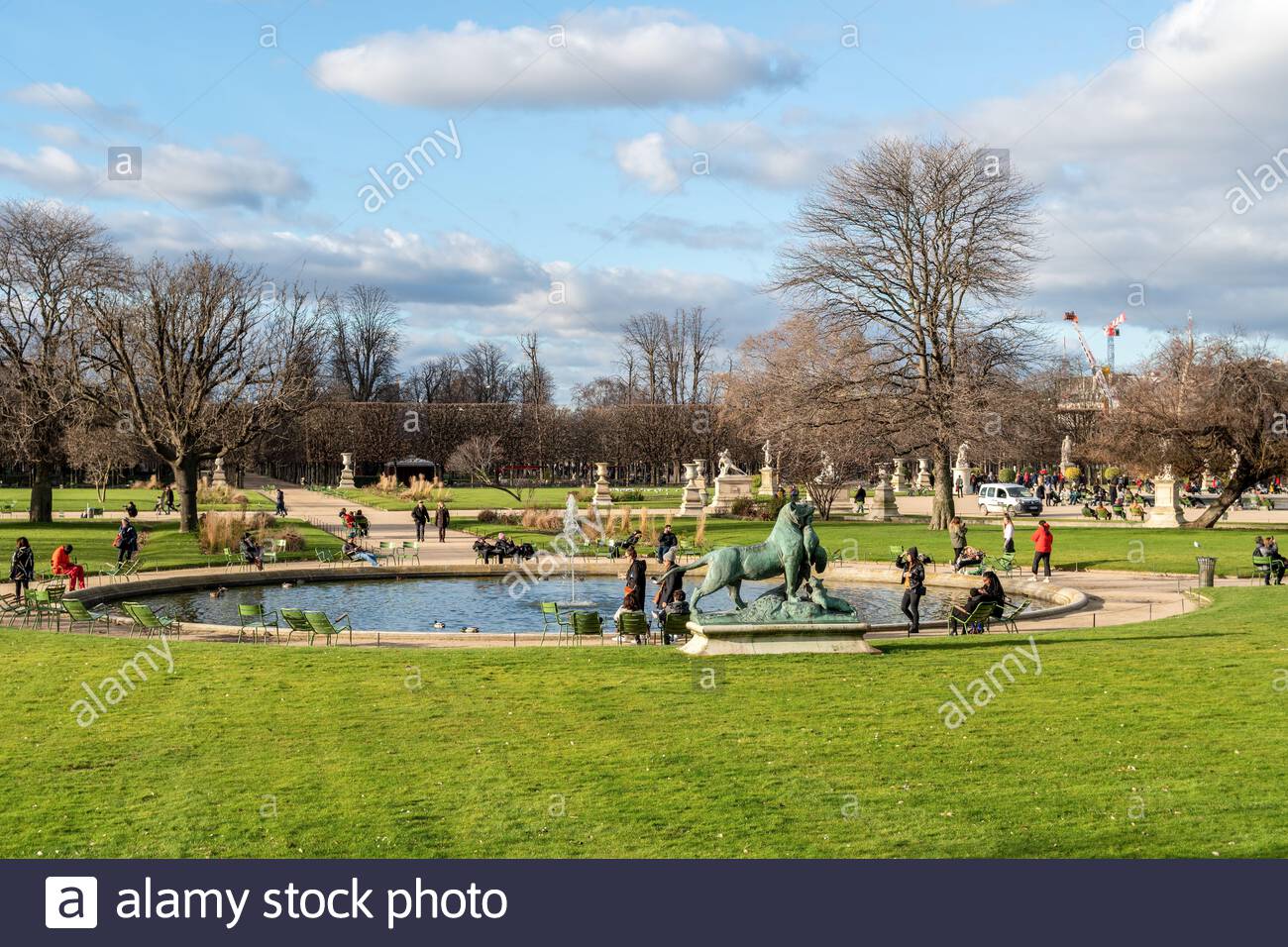 small bassin fountain in the jardin des tuileries in paris 2AH72XK
